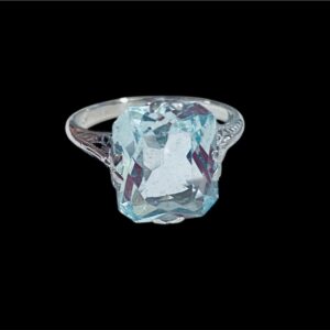 Vintage White Gold Aquamarine Ring